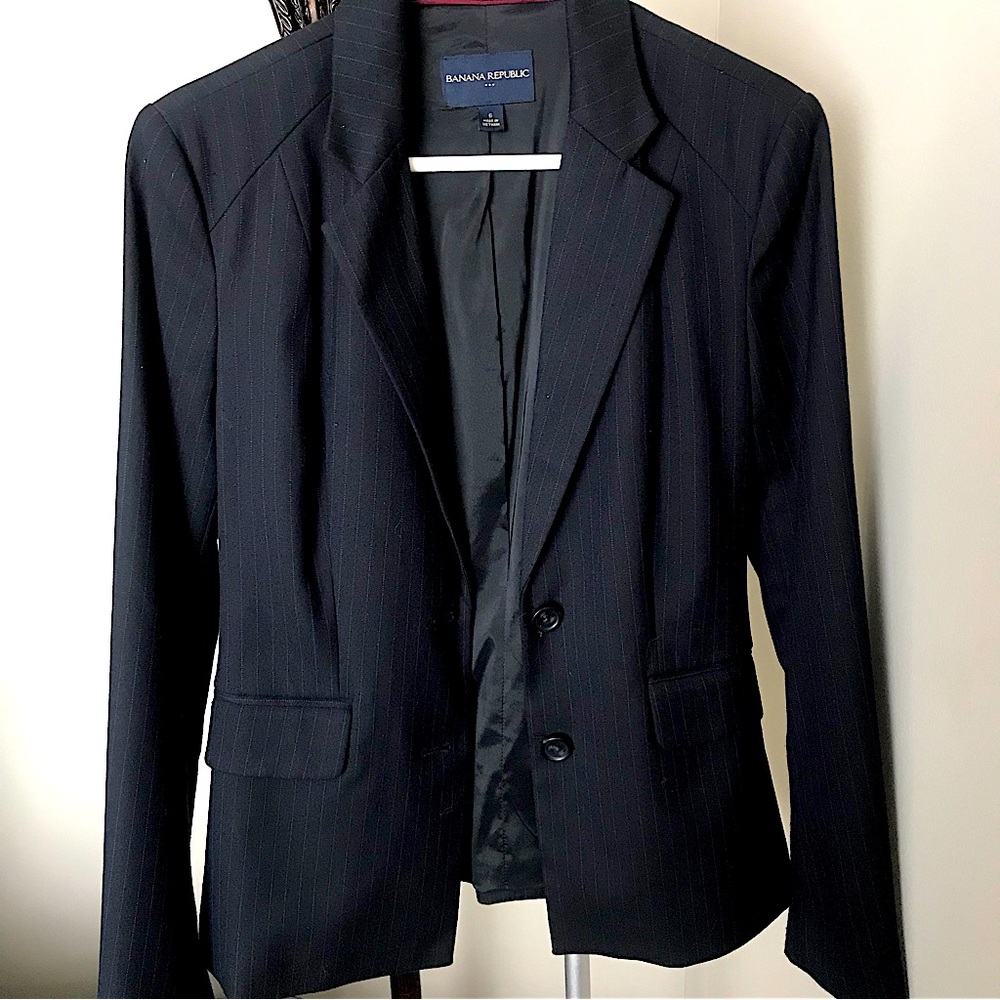 BANANA REPUBLIC BLAZER NAVY PIN STRIPE SIZE 6